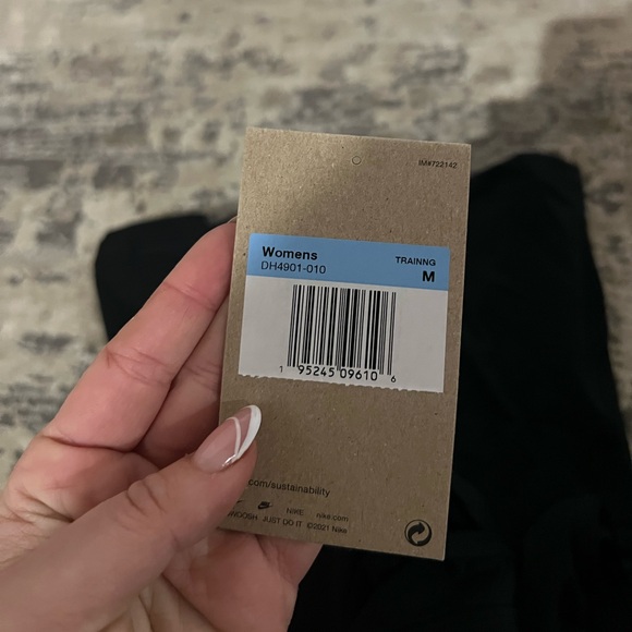 NWT Nike Black Pro Allover Mesh Tank Top Size Medium - Picture 5 of 5